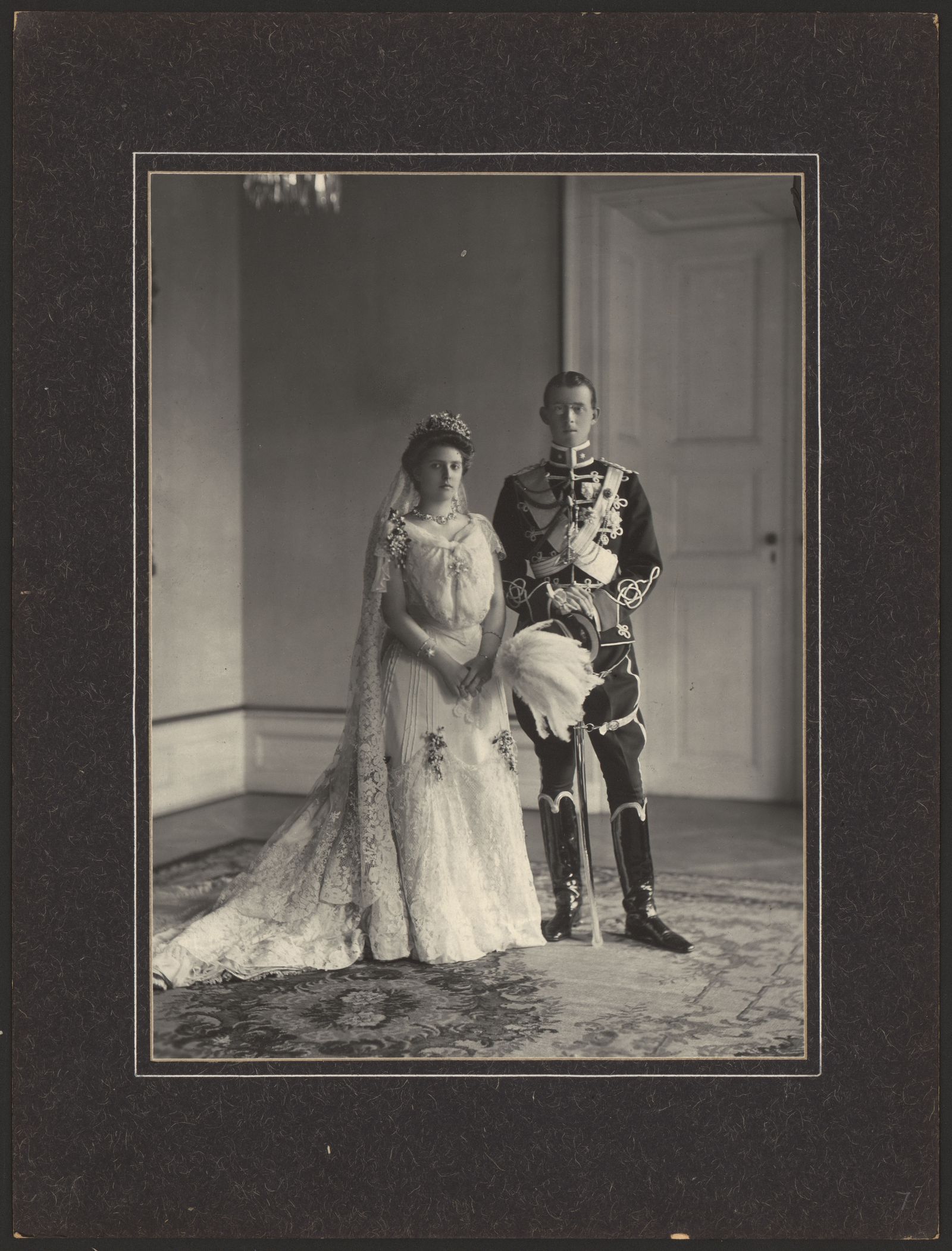 Изображение Erinnerungsblätter von dem Hochzeitsfeste Sr. Königl. Hoheit des Prinzen Andreas von Griechenland und Ihrer Königl. Hoheit Prinzeffin Alice von Battenberg. Darmstadt, October 1903